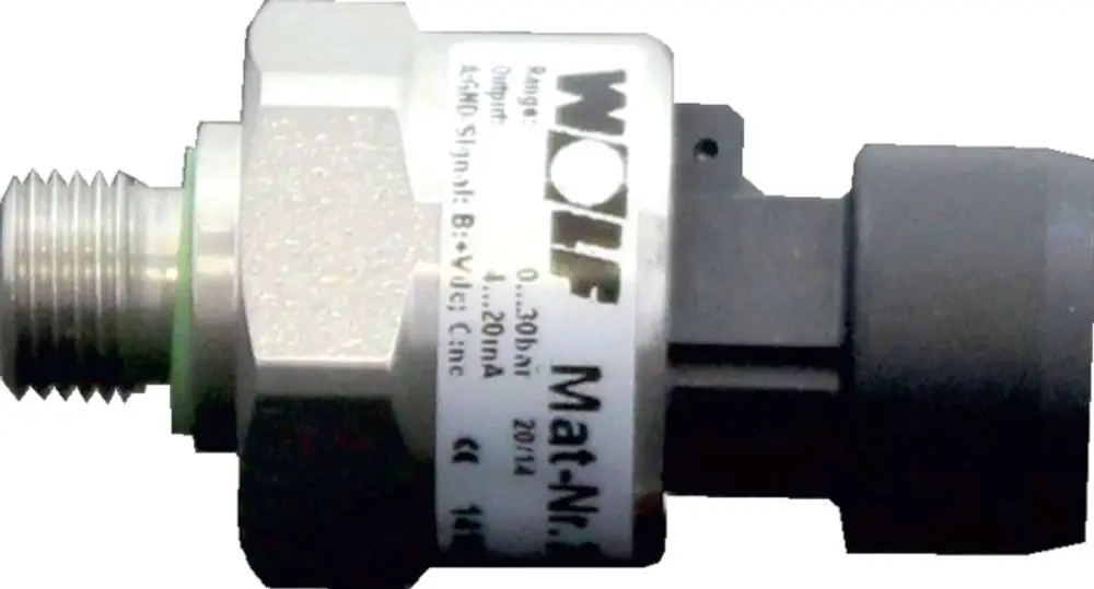 Öldrucksensor von Wolf mit einem metallischen Gehäuse und einem Anschlussgewinde, versehen mit einem elektrischen Stecker für die Signalübertragung.